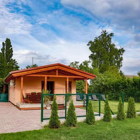 Hullam Nyaralo * Balatonmariafurdo