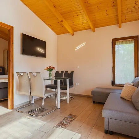 Apartament Hullam Nyaralo *